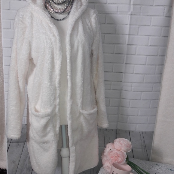 Tops - NWOT long Teddy sweatshirt